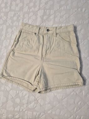 Uniqlo High-Waist Cream Women’s Shorts